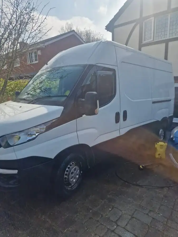 2015-iveco-daily-s-class-23td-35s13v-3000-h1-panel-big-0