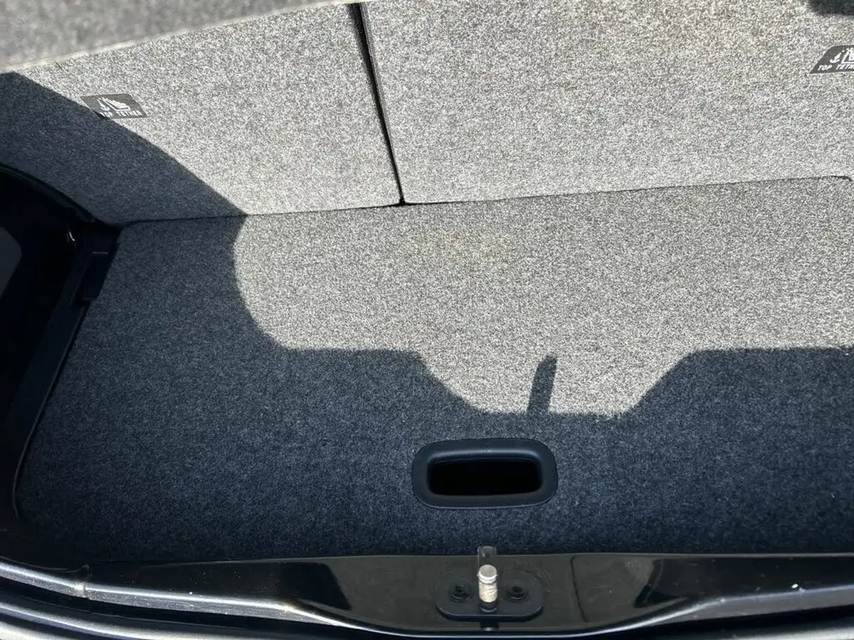 2022-volkswagen-up-10-gti-5d-big-19