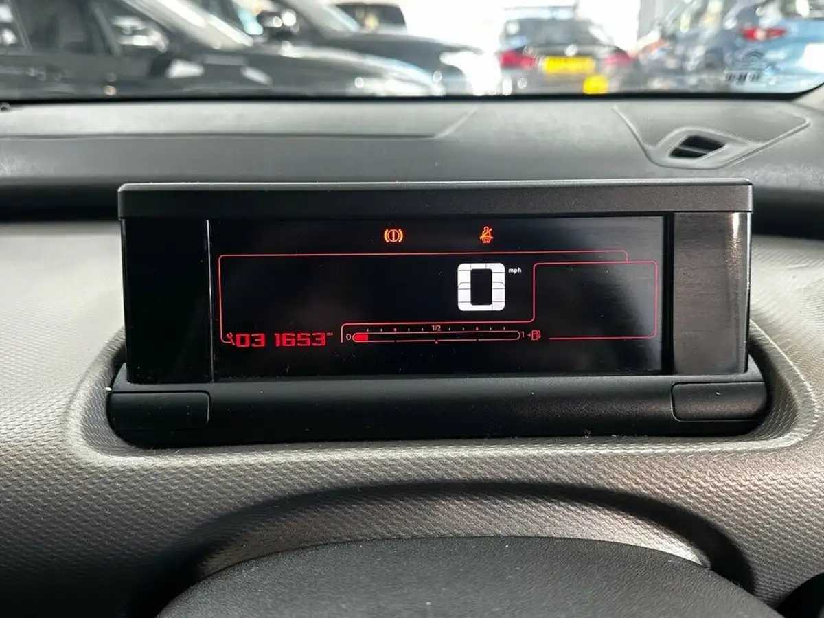 2017-citroen-c4-cactus-12-puretech-w-big-37