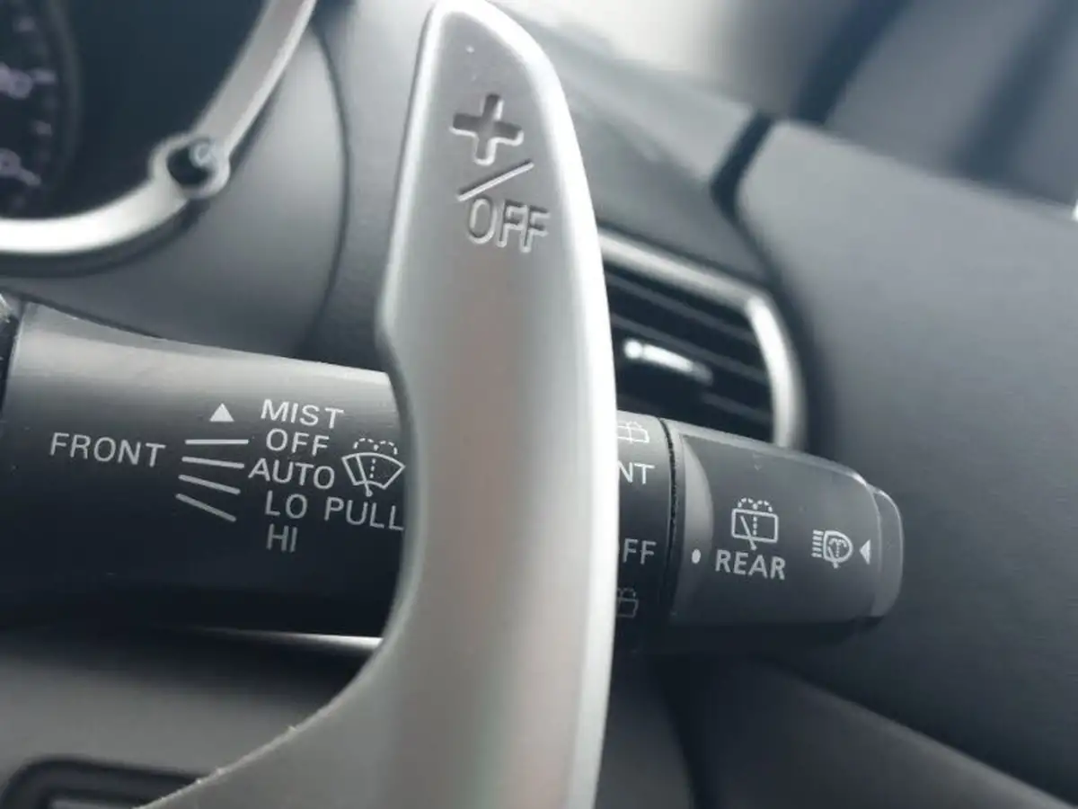 2019-mitsubishi-eclipse-cross-15-black-4wd-auto-big-14