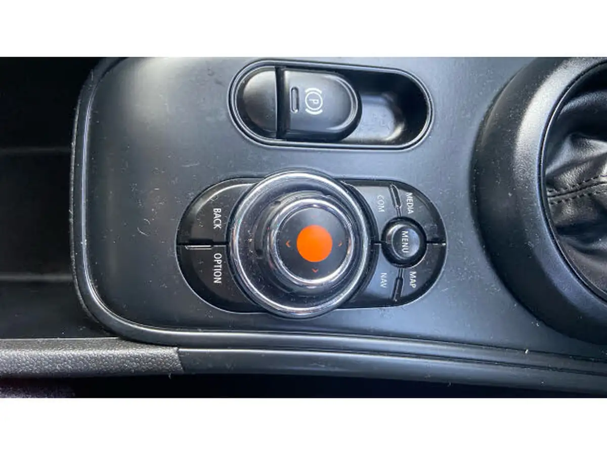 2020-mini-countryman-15-cooper-classic-auto-big-31