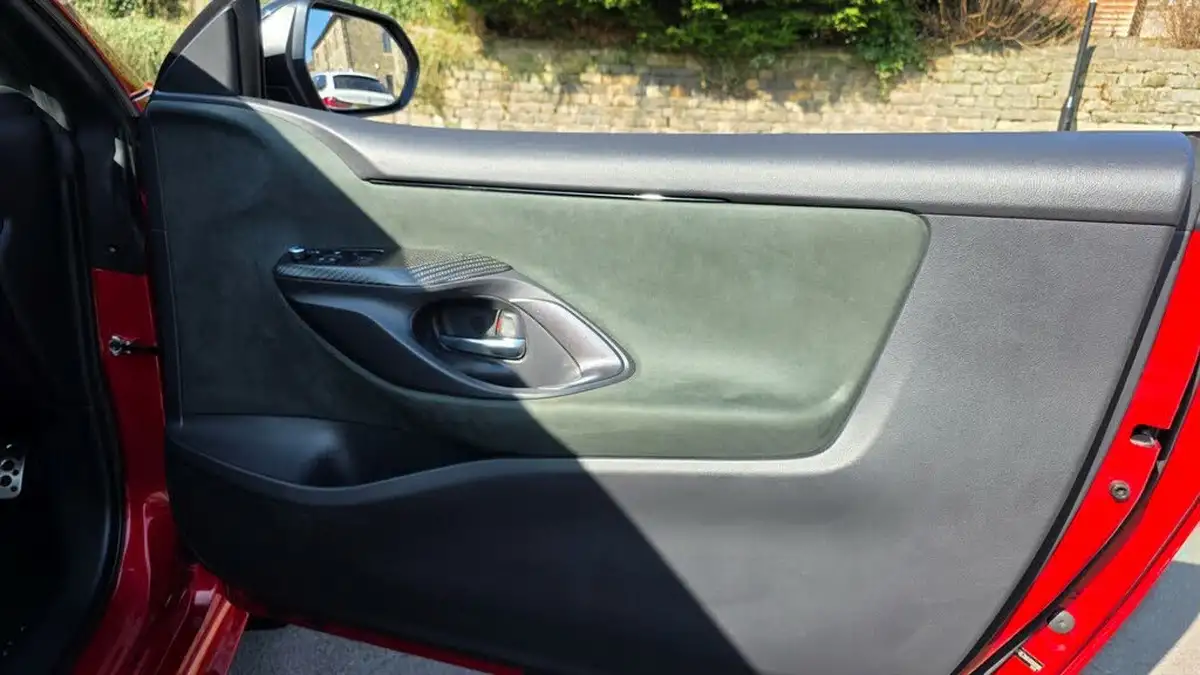 2021-toyota-yaris-16-gr-circuit-pack-big-18