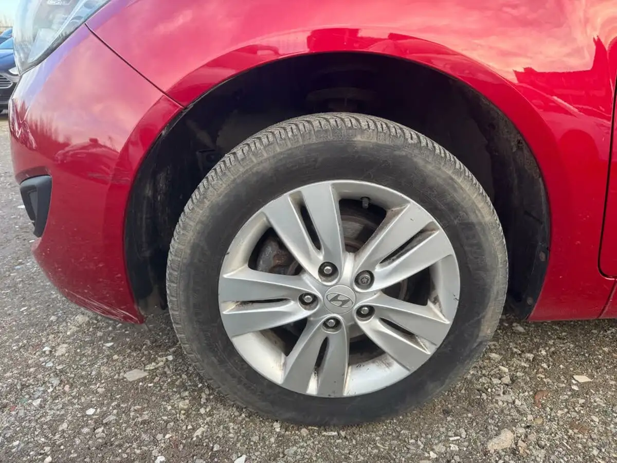 2011-hyundai-ix20-14-active-big-18