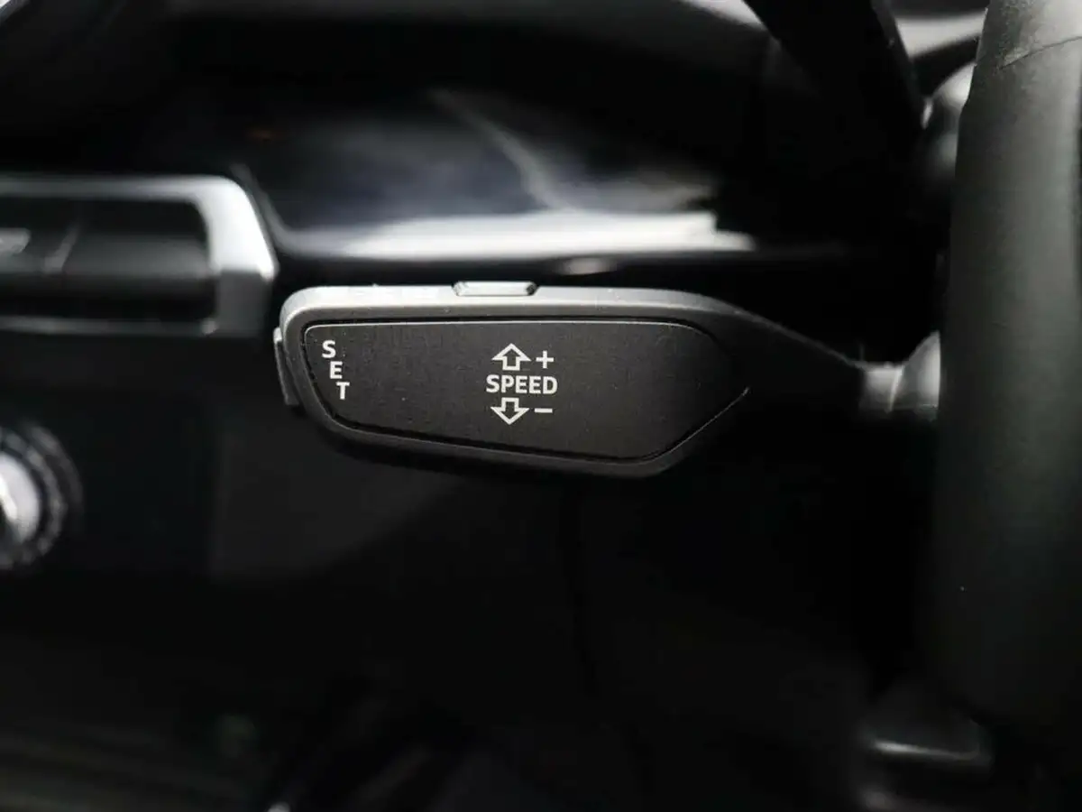 2019-audi-q2-10-30-tfsi-black-edition-big-45