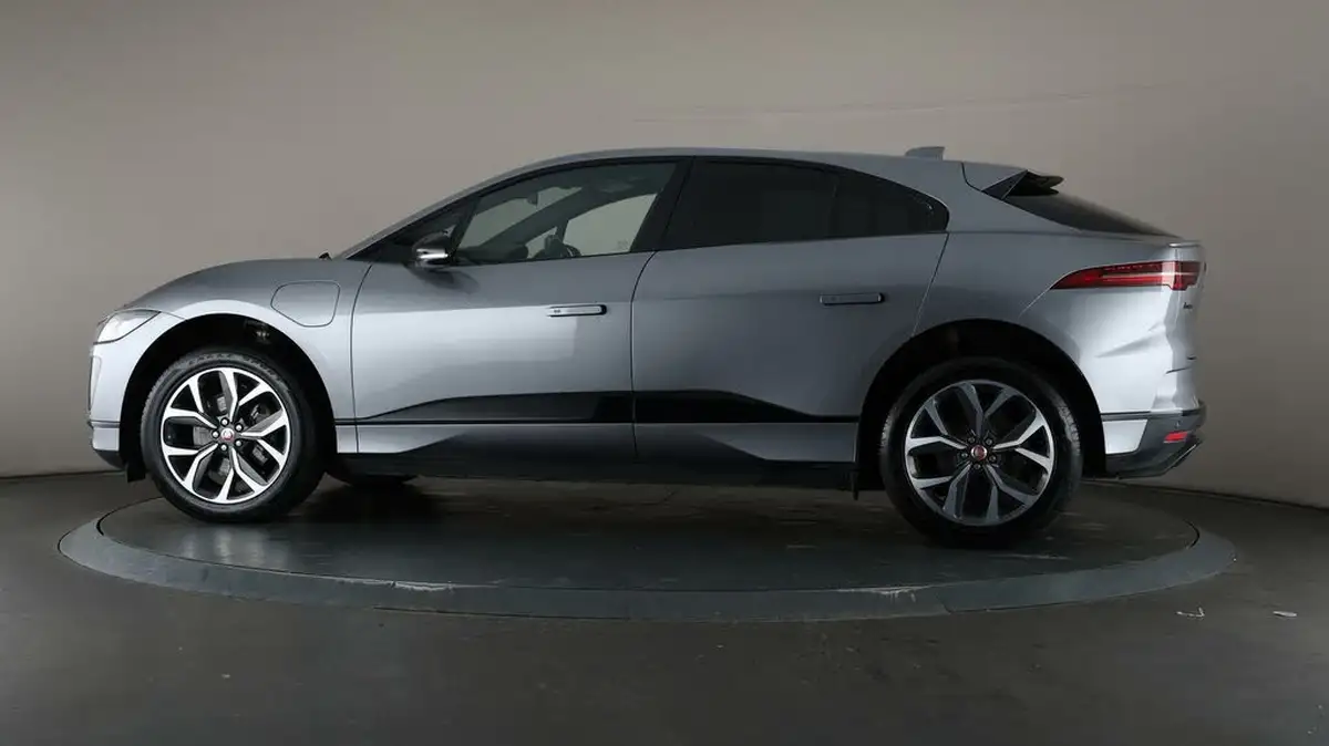 2022-jaguar-i-pace-ev400-hse-black-big-36