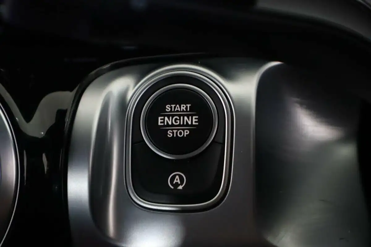2022-mercedes-benz-glb-class-13-glb200-amg-line-premium-7g-tronic-big-27
