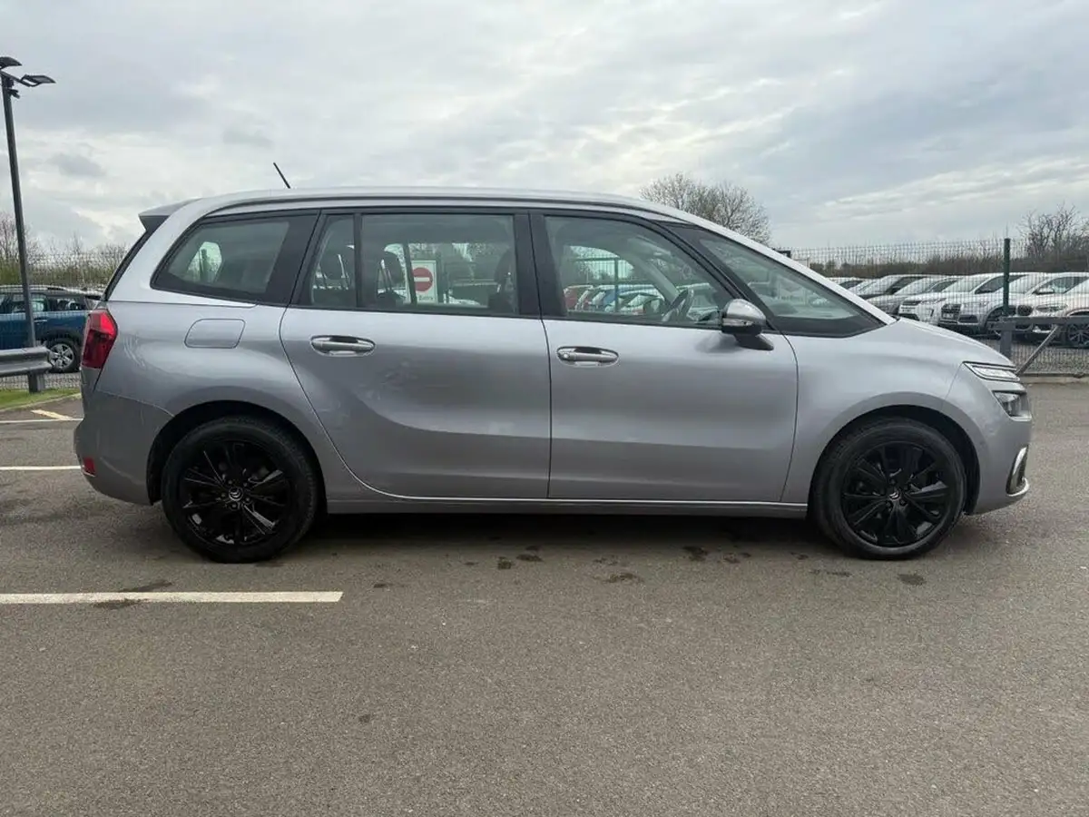 2017-citroen-grand-c4-picasso-16bluehdi-feel-big-9