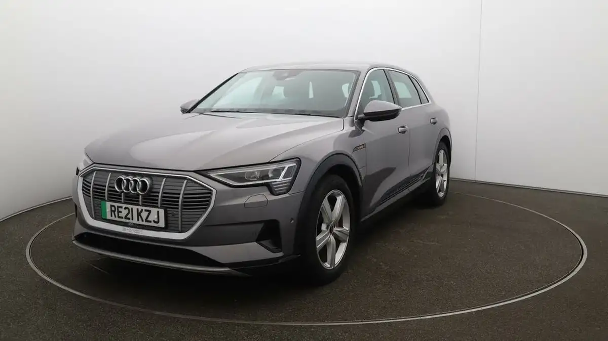 2021-audi-e-tron-55e-technik-station-wagon-big-30