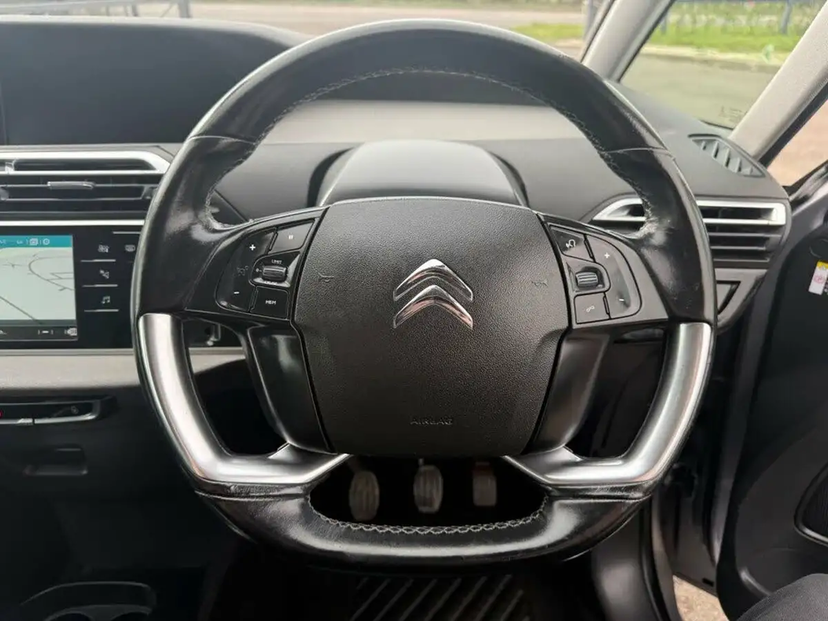 2017-citroen-grand-c4-picasso-16bluehdi-feel-big-33