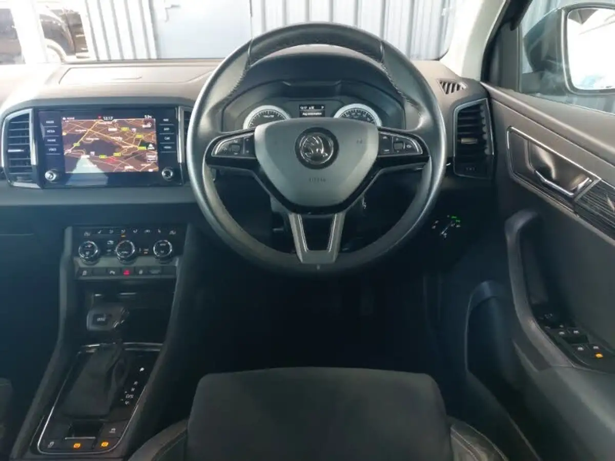 2019-skoda-karoq-15-tsi-se-l-dsg-big-6