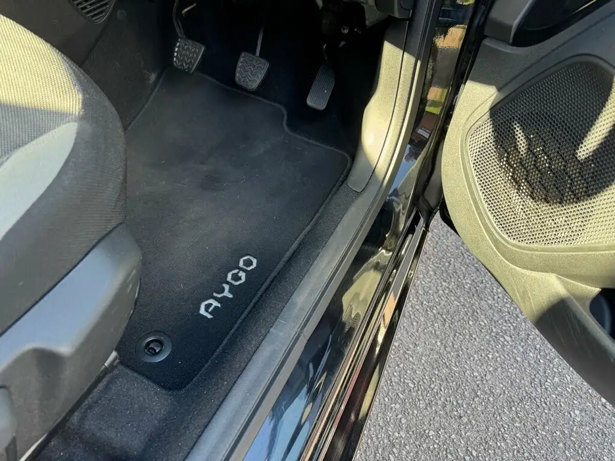 2018-toyota-aygo-10-vvt-i-x-press-71bhp-big-13