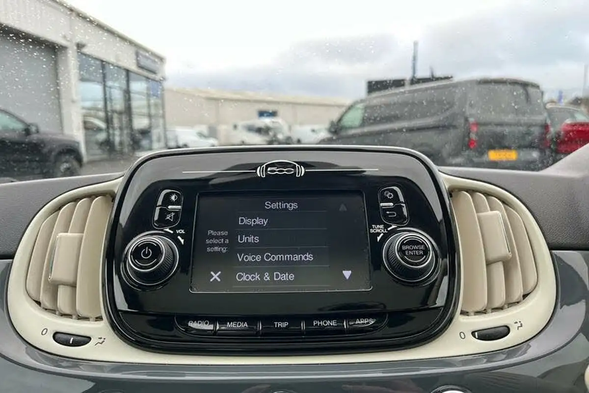 2019-fiat-500-12-lounge-ss-big-27