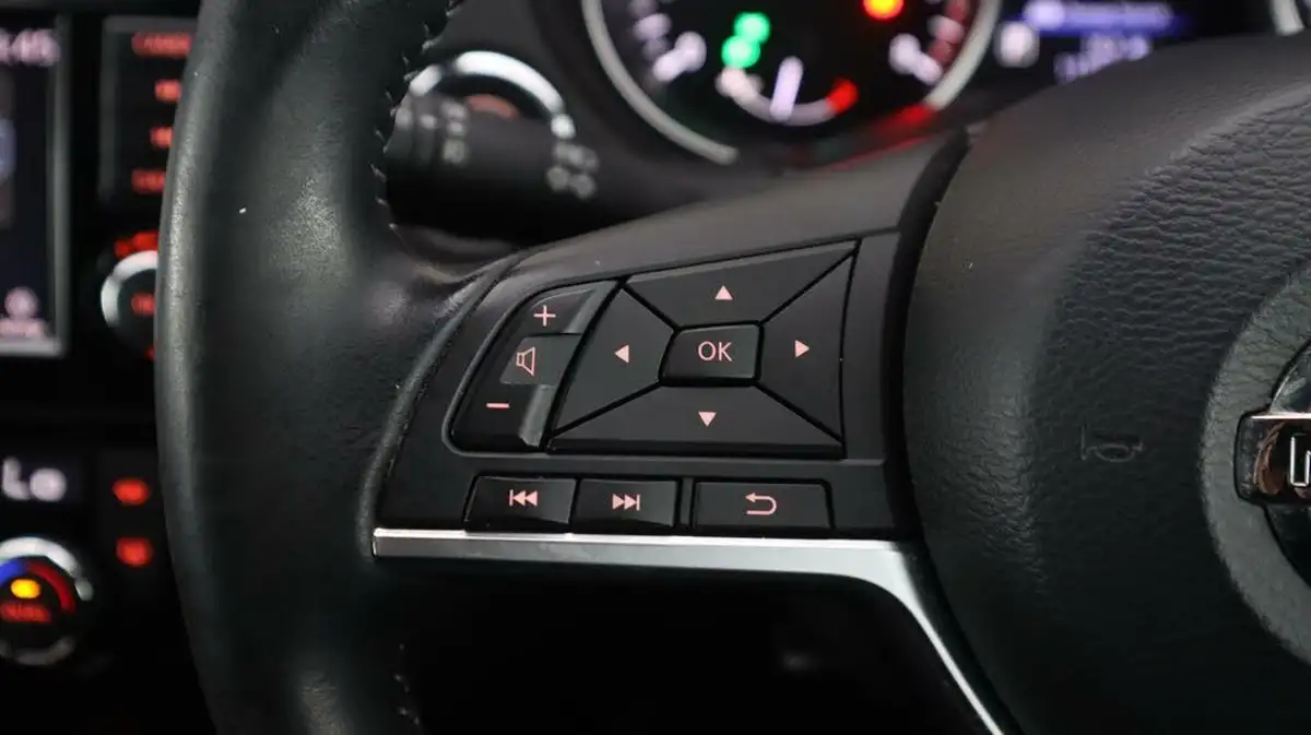 2019-nissan-qashqai-13-dig-t-tekna-160ps-dct-big-23