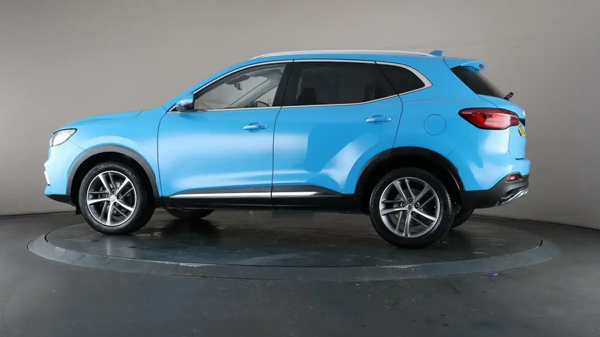 2022-mg-hs-15t-gdi-exclusive-162ps-big-34