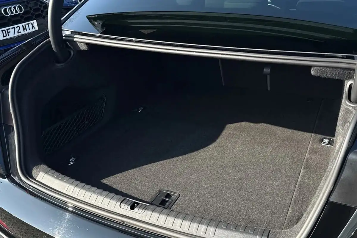 2022-audi-a6-saloon-20-40-tfsi-s-line-big-37