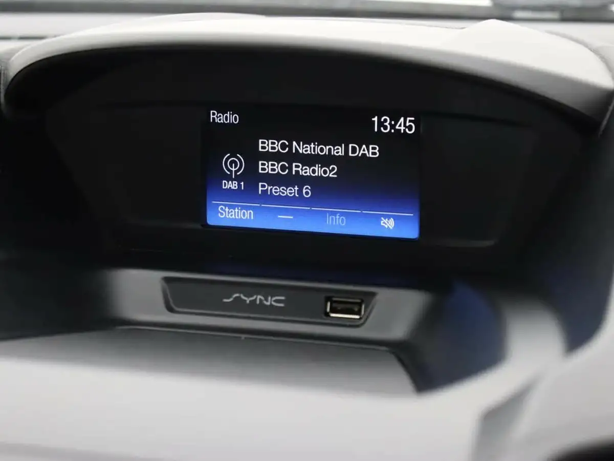 2019-ford-kuga-20tdci-zetec-150ps-awd-ss-big-11