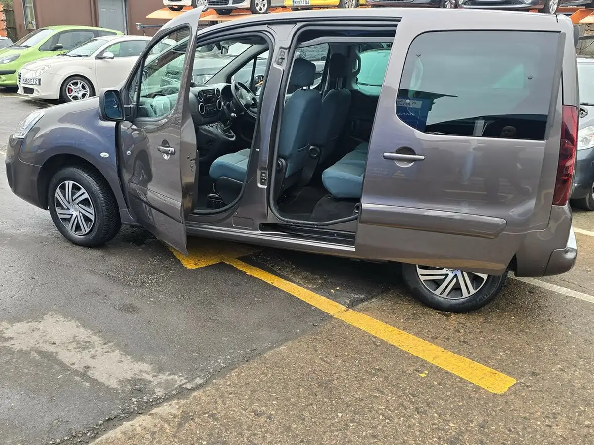 2018-citroen-berlingo-12-puretech-multispace-feel-big-35