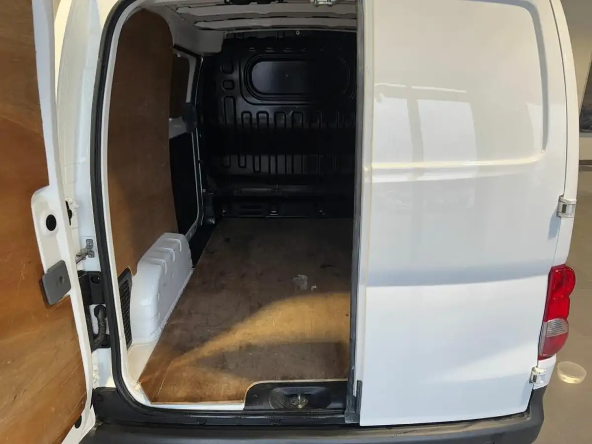 2019-nissan-nv200-15td-acenta-89bhp-crewcab-van-big-25