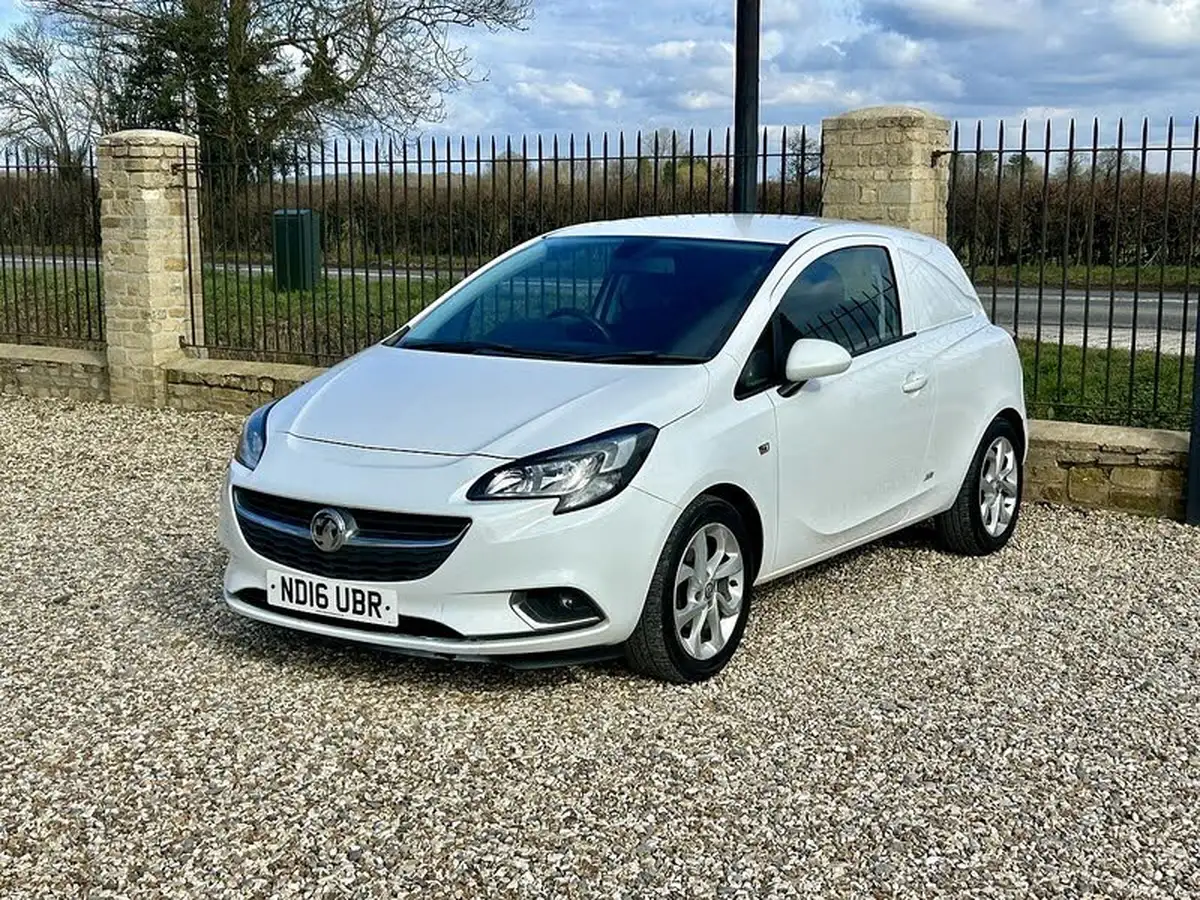 2016-vauxhall-corsavan-13td-sportive-big-17