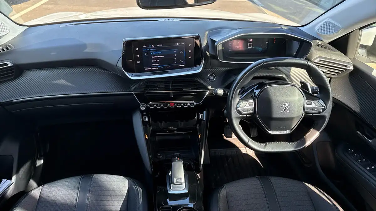 2020-peugeot-208-12-puretech-allure-100bhp-eat8-big-3