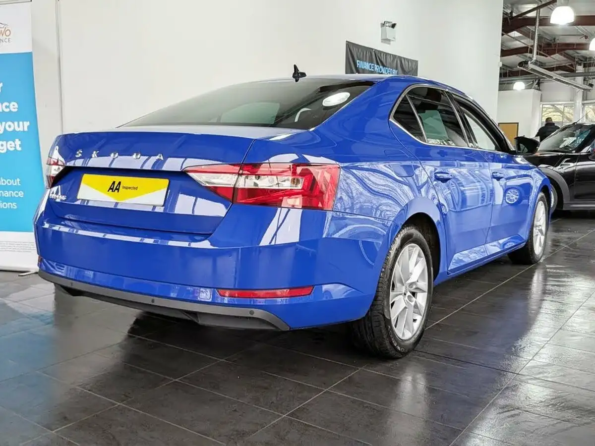 2020-skoda-superb-20tdi-se-technology-150ps-hatchback-big-9