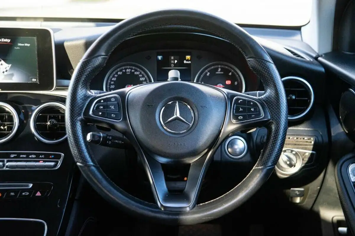 2018-mercedes-benz-glc-class-21d-glc220d-urban-edition-big-10