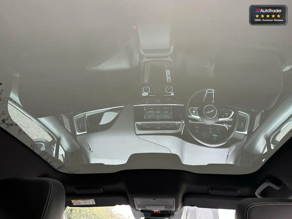 2022-jaguar-i-pace-ev400-black-big-30
