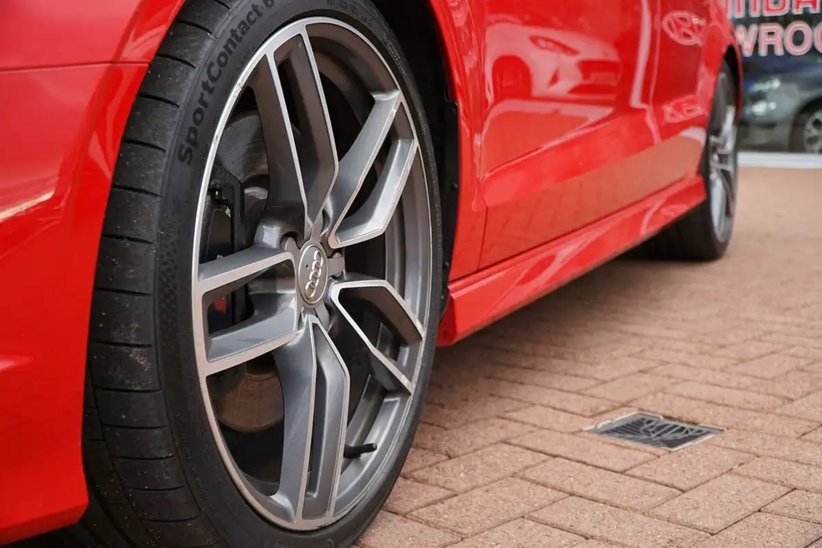 2015-audi-s3-20-tfsi-saloon-4d-s-tronic-big-32