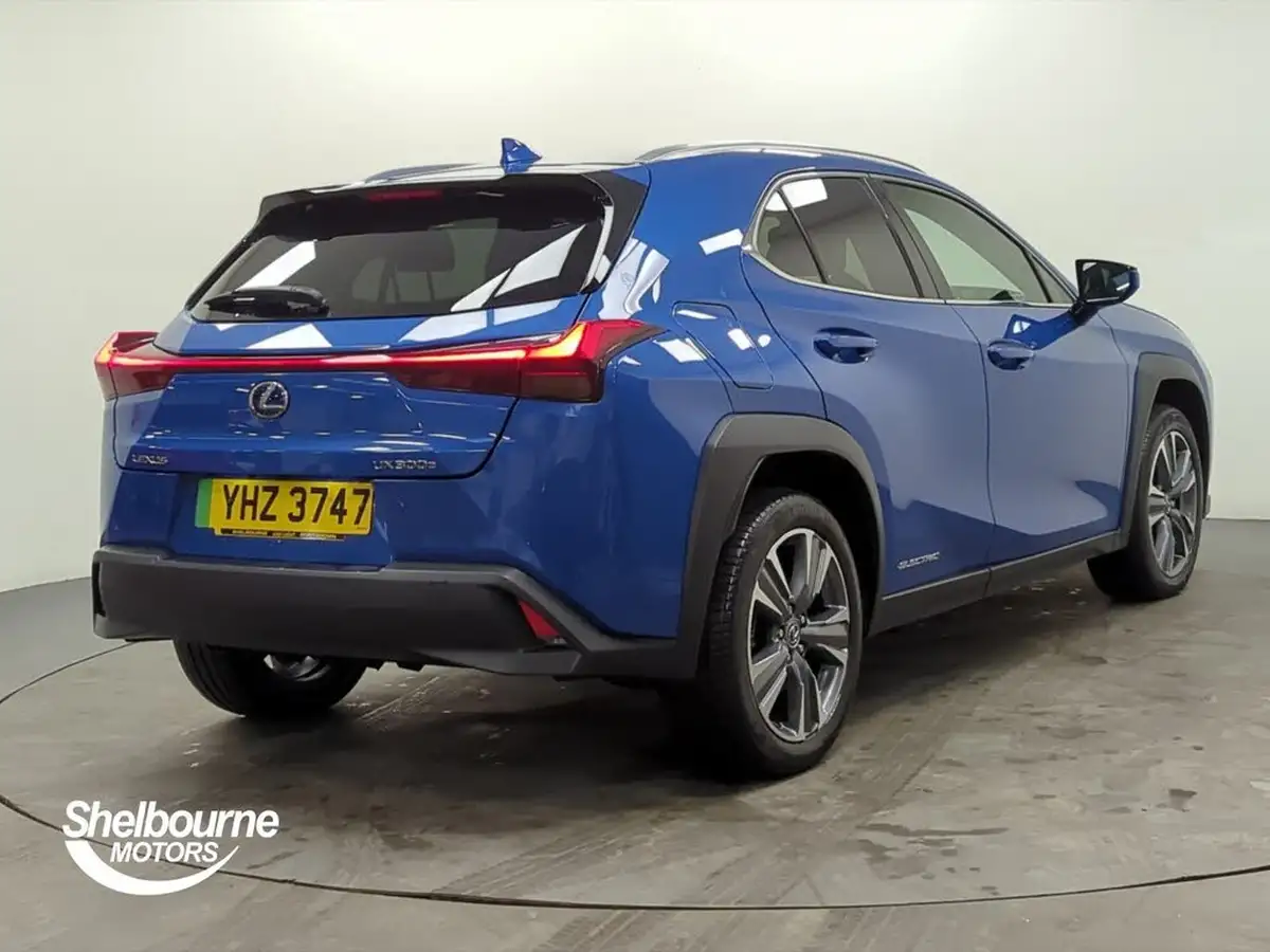2021-lexus-ux-300e-e-ux-big-11