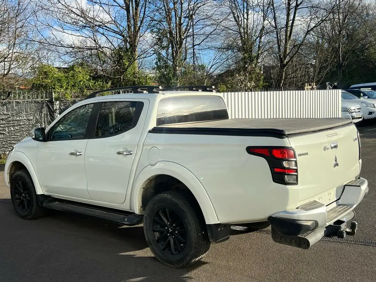 2017-mitsubishi-l200-24di-d-warrior-178bhp-eu6-big-3