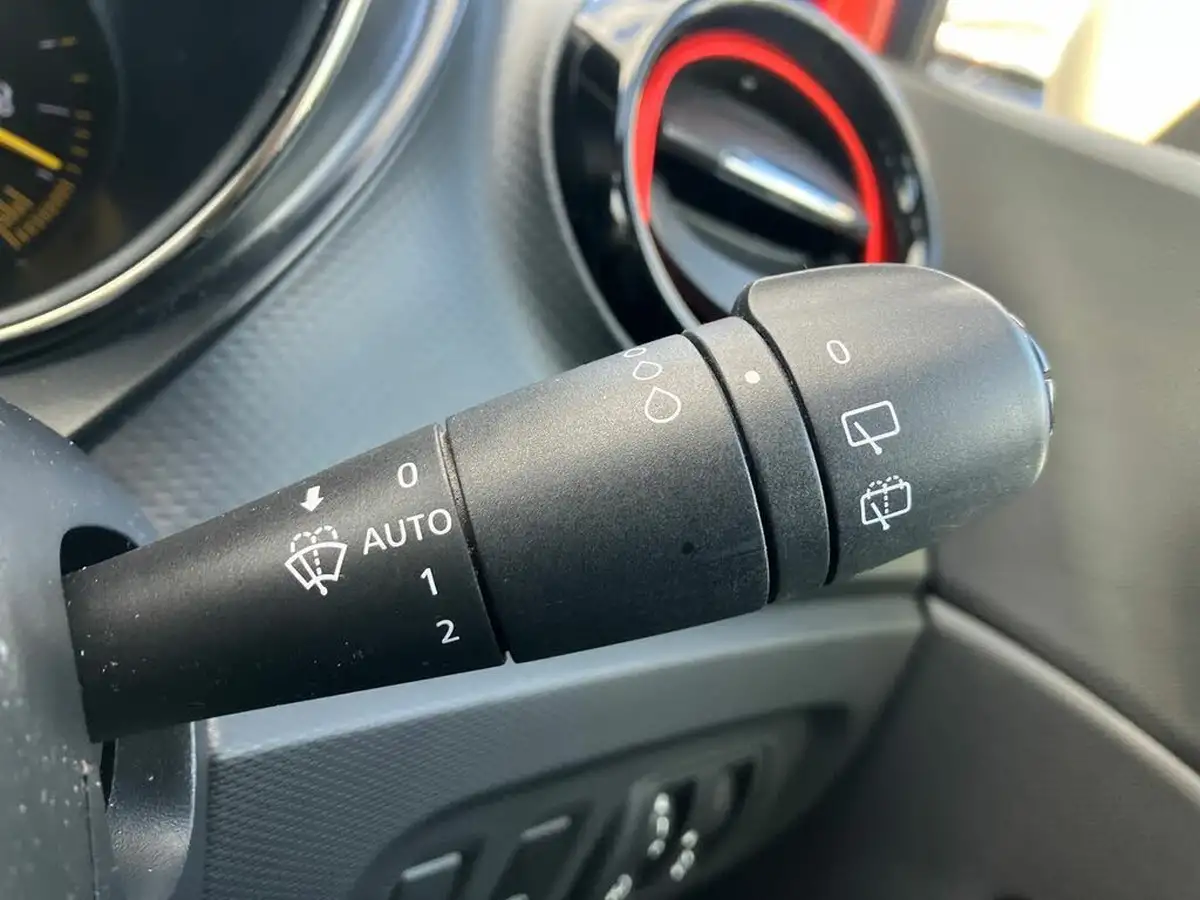 2016-renault-captur-15dci-signature-nav-110bhp-energy-ss-big-30