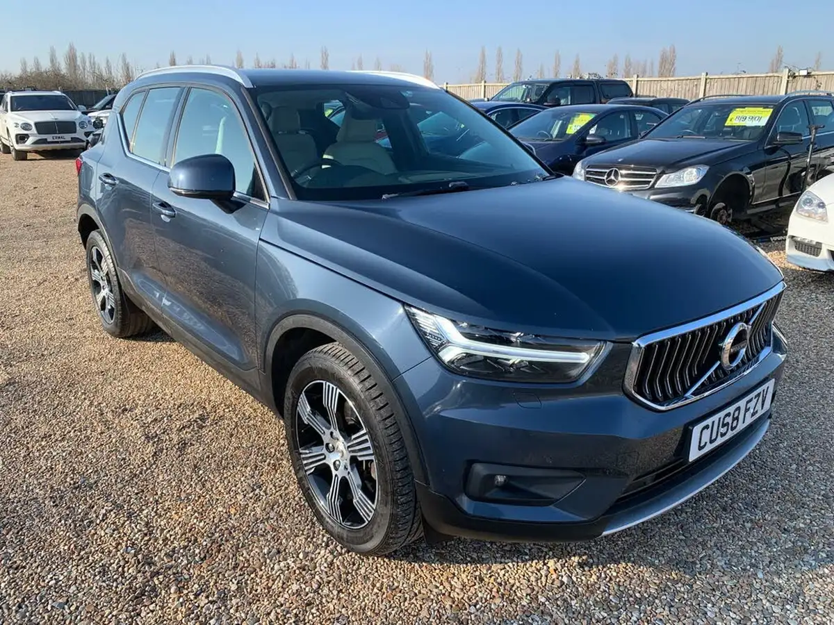 2018-volvo-xc40-20td-d4-inscription-big-0