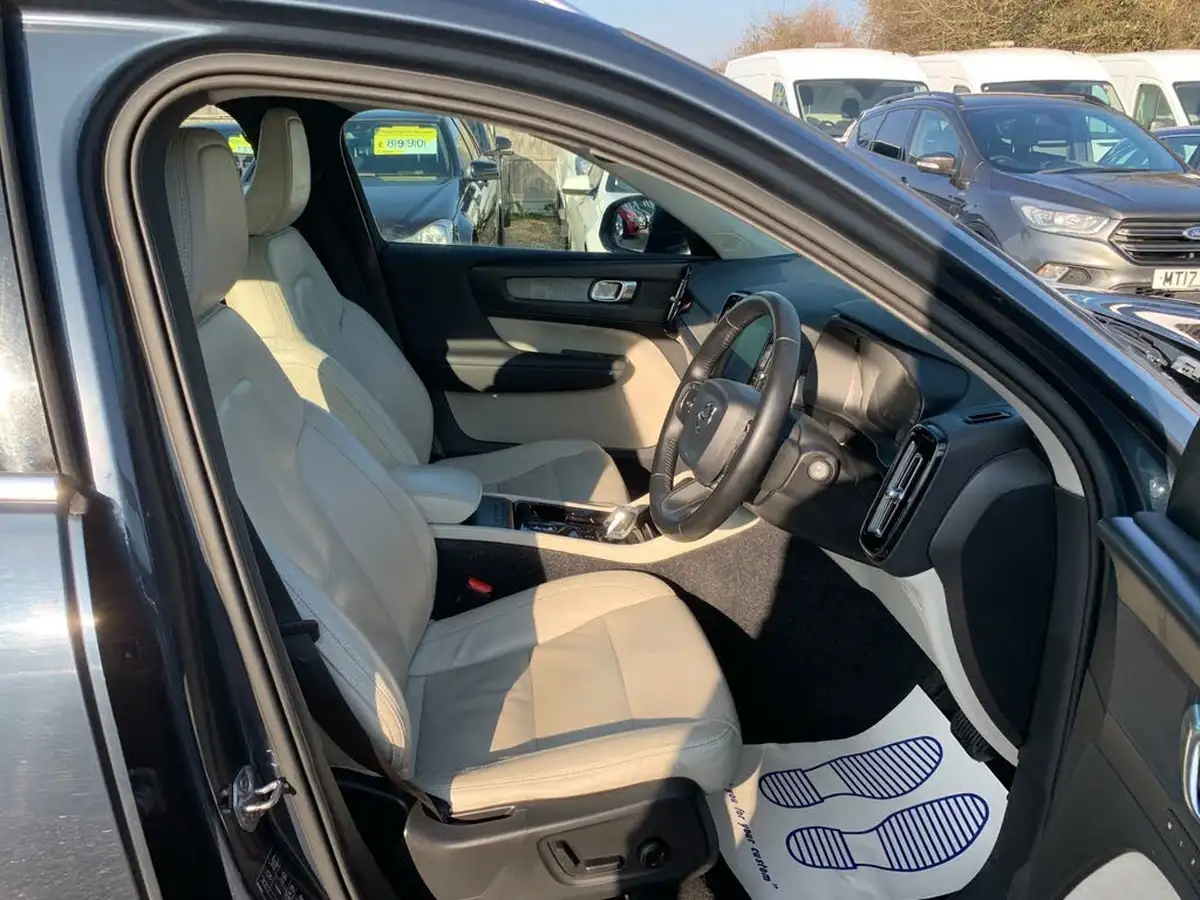 2018-volvo-xc40-20td-d4-inscription-big-24