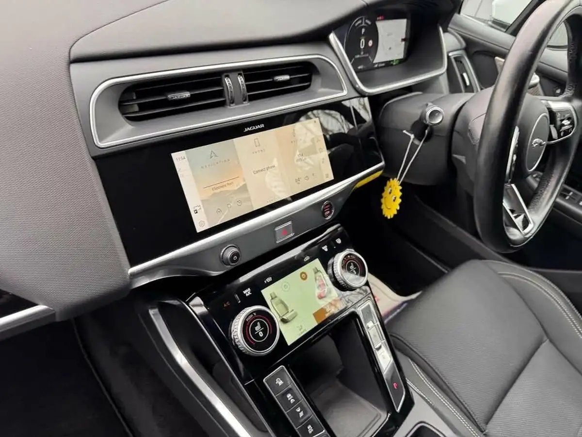 2021-jaguar-i-pace-ev400-s-big-26