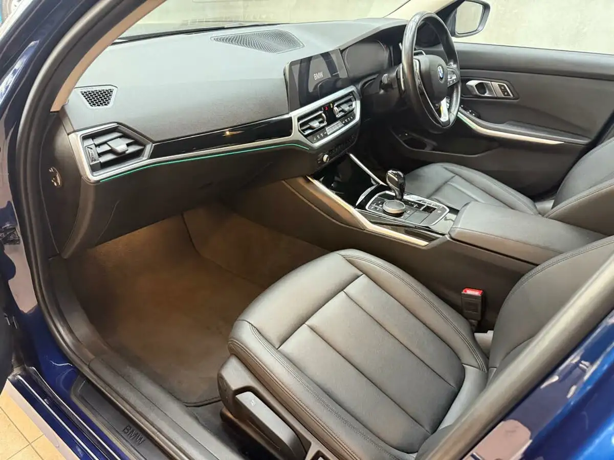 2020-bmw-3-series-20-330e-se-pro-saloon-4d-big-41