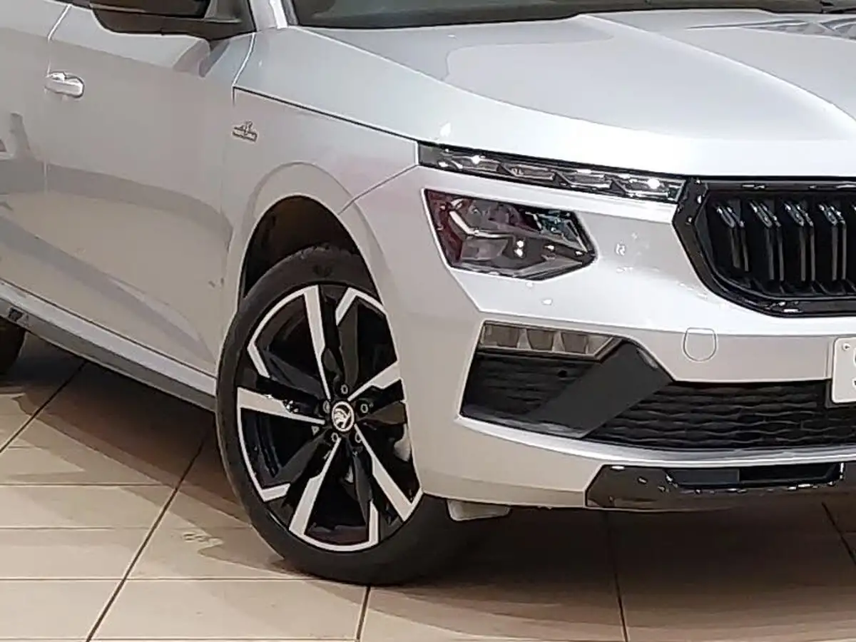 2024-skoda-kamiq-10-tsi-monte-carlo-116ps-dsg-big-8