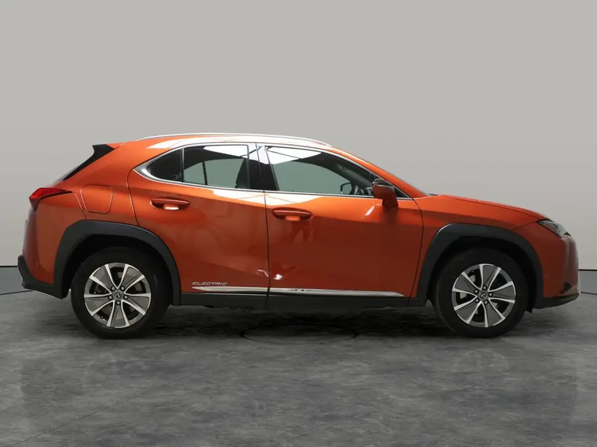 2022-lexus-ux-300e-e-ux-204ps-728kwh-big-10