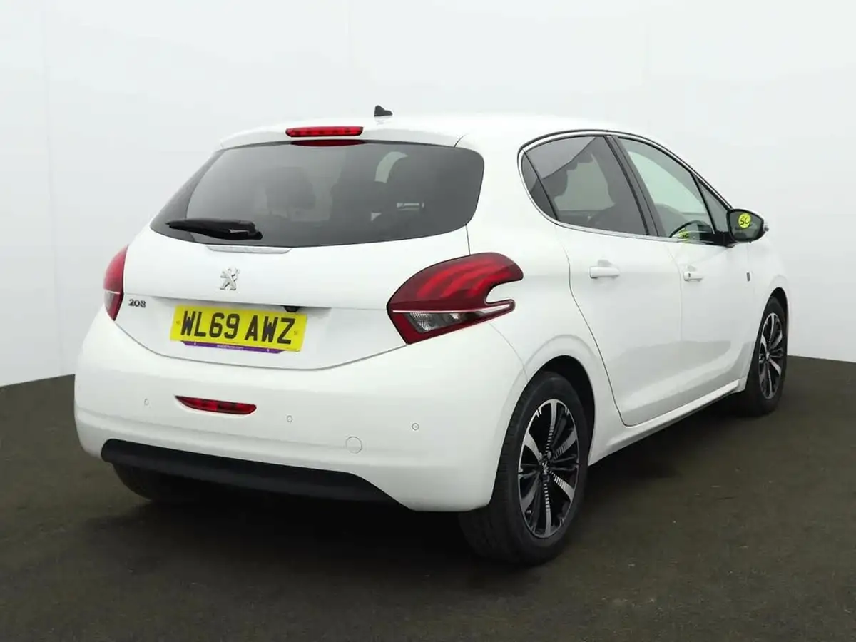 2019-peugeot-208-12-puretech-tech-edition-82bhp-big-5