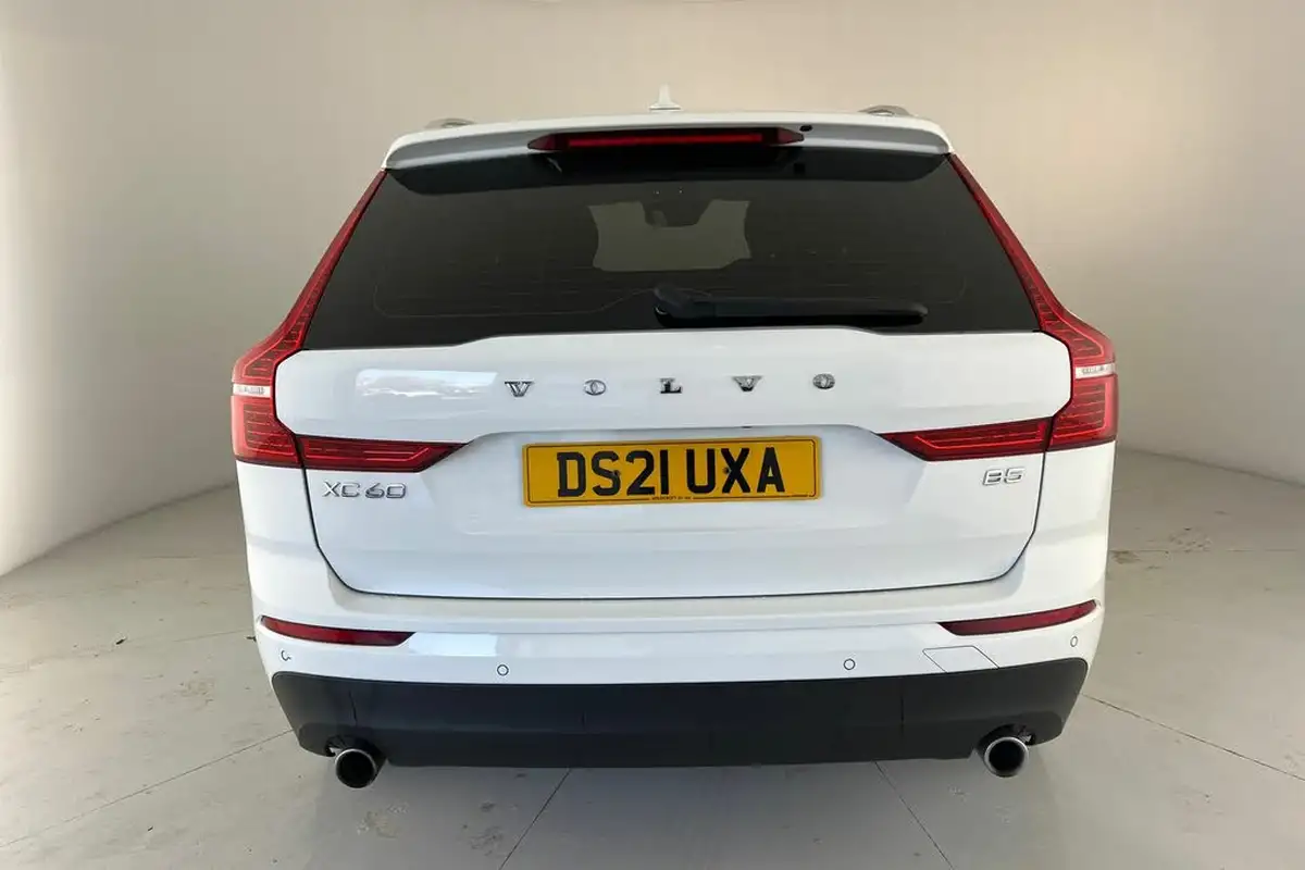 2021-volvo-xc60-20-b5-momentum-big-20