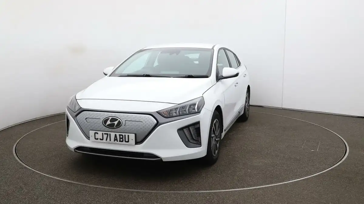 2022-hyundai-ioniq-e-premium-electric-big-30