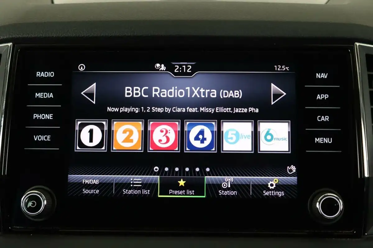 2021-skoda-karoq-10-tsi-se-drive-110ps-big-23
