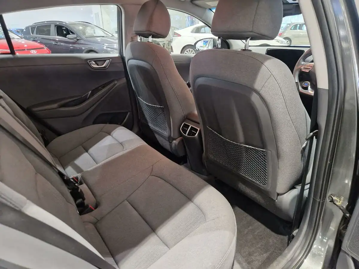 2022-hyundai-ioniq-e-premium-electric-big-14