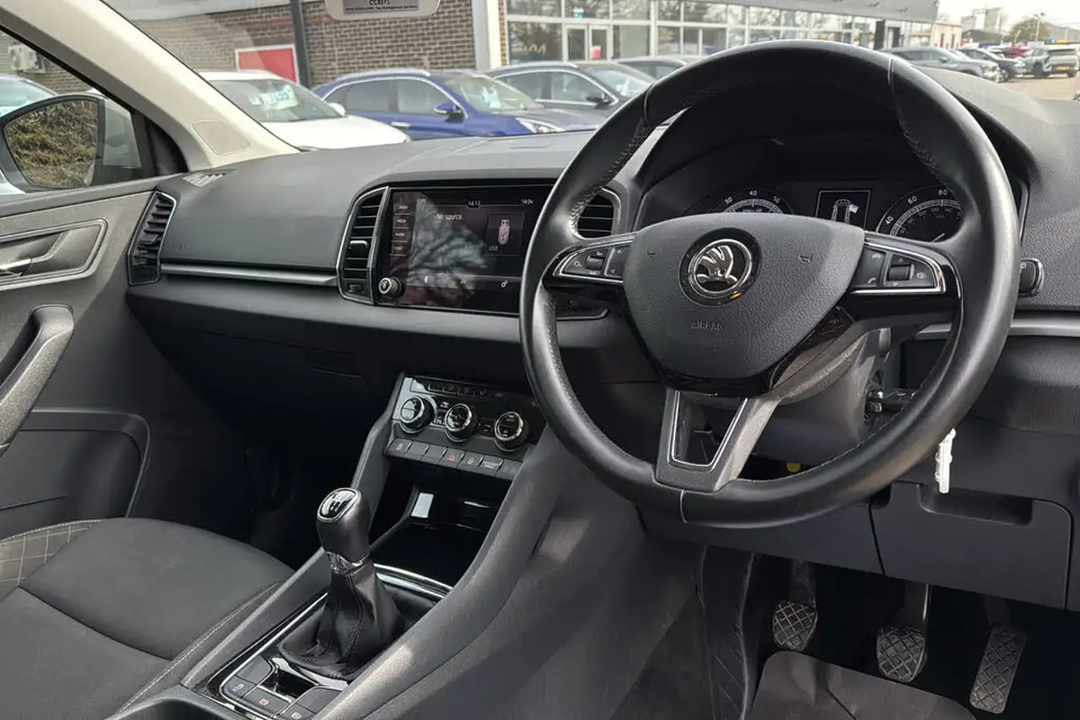 2018-skoda-karoq-10-tsi-se-ss-big-8