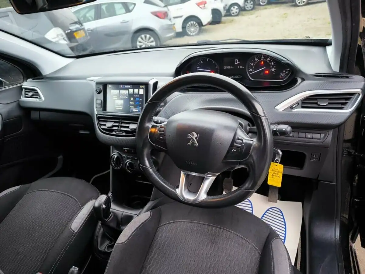 2016-peugeot-208-16bluehdi-active-5d-big-13