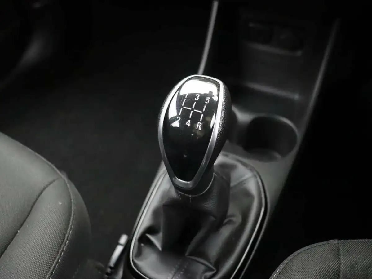 2018-vauxhall-viva-10i-se-73ps-ac-big-42