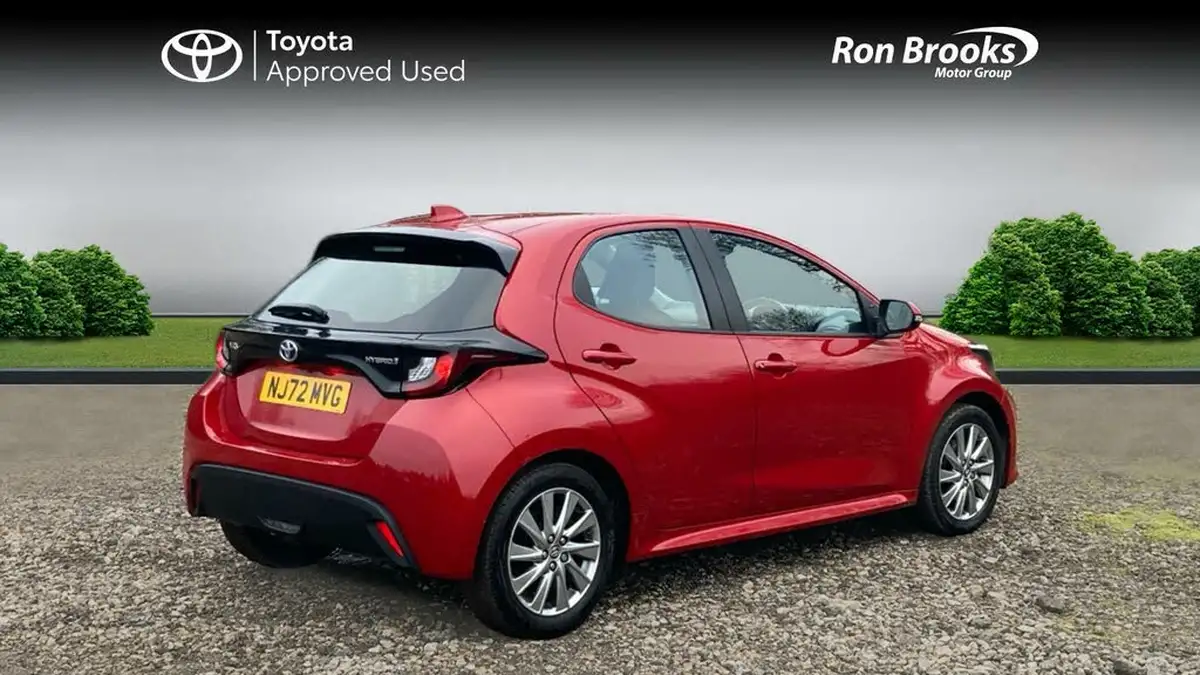 2022-toyota-yaris-15-vvt-i-icon-big-1