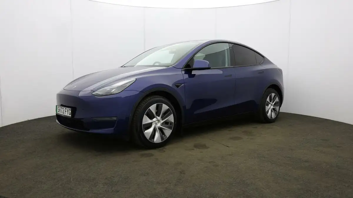 2022-tesla-model-y-e-long-range-big-29