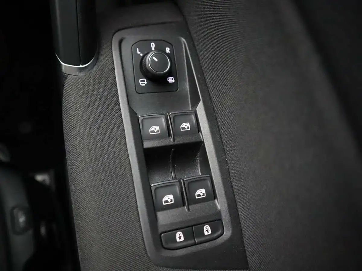 2019-volkswagen-touran-15-tsi-sel-dsg-big-26