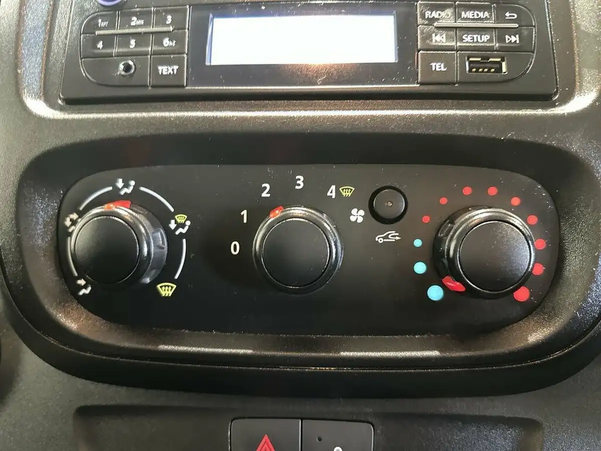 2021-renault-trafic-20dci-sl28-energy-120-business-big-7
