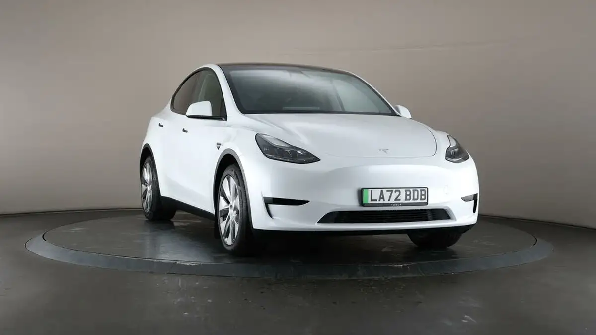 2022-tesla-model-y-e-rwd-big-49